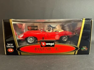 Bburago Jaguar E-Type Cabriolet 1961 Red (Cod.3016) 1:18 - Bild 1 von 16