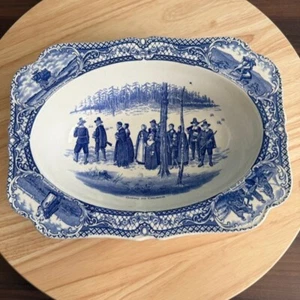 Servizio piatto ovale vintage tempi coloniali blu bianco scena "andare in chiesa" + ma - Foto 1 di 9