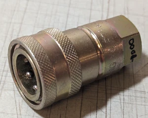 Conector acoplador rápido hembra 3/8" 0001-1001 NUEVO TYM Mahindra - Imagen 1 de 3