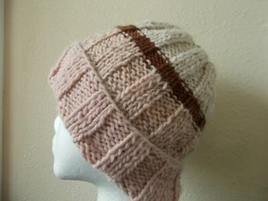 Handgestrickte sperrige und warme Alpaka Mischung Mütze, hellrosa/hellbraun/natur + braun  - Bild 1 von 7