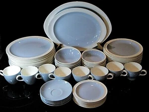 Vintage MCM Wedgwood Barlaston Shape "Summer Sky" Blue and White Dinnerware - Picture 1 of 96