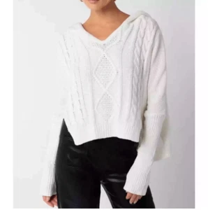 Olivaceous Hooded Cableknit Sweater. Small White. Cropped, oversize. 100% cotton - Picture 1 of 16