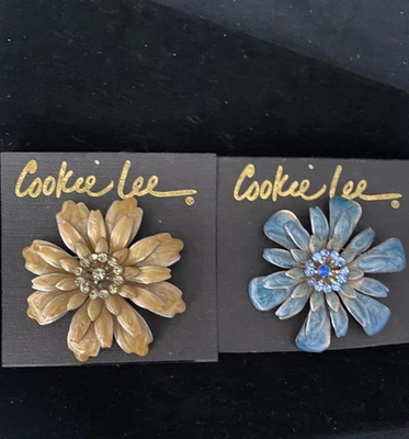 Lote de 2 broches/alfileres Cookie Lee flores esmaltadas y estrás nuevos con etiquetas 2016 Foto 1 de 4
