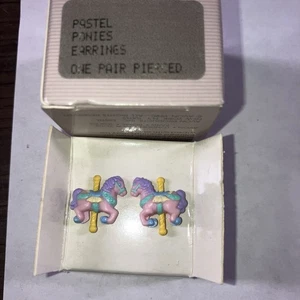 Neu NOS Vintage Avon Pastell Ponys Karussell Pferd Ohrringe 1990 - Bild 1 von 3