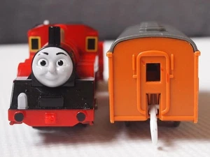 Thomas & Friends TOMY Plarail Trackmaster Oigawa James sin batería - Imagen 1 de 10