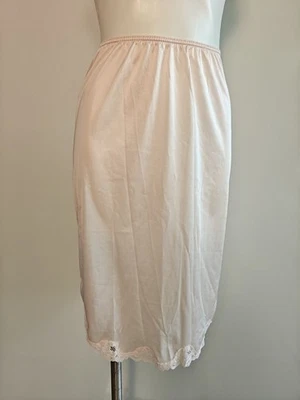 Medio Slip Vintage Warner's Rosa Pétalo EE. UU. Mediano Nylon Encaje Estilo Royale 55342 Foto 1 de 4