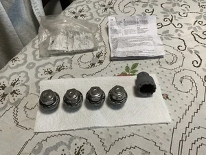 TUERCAS DE RUEDA DE BLOQUEO RANGE ROVER ORIGINALES...DE EVOQUE L551 2022 + SE ADAPTA A OTRAS - Imagen 1 de 7