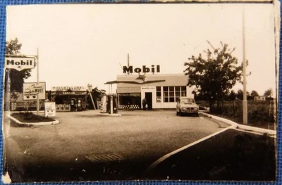 Porte-clés Photo - Station MOBIL - 34 LUNEL-VIEIL - Renault 4 L - - Photo 1/4