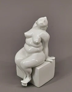 9924150-d Wagner&Apel Porzellan Figur Frauenakt "Fette Anette" weiß H14cm - Picture 1 of 5