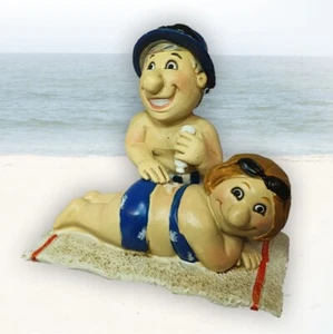 Dekofigur: Sonnencreme Strandurlauber Strandfigur Urlauber Urlaubspaar Paar - Bild 1 von 5