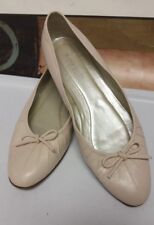 Karen Scott Womens Closed Toe Ballet Comfort Flats Cream Shoe Size 9.5 M EUC