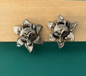 Vtg Fox Face Flower Screw Back Earrings Silver Tone Unique Wild Animal - Picture 1 of 5