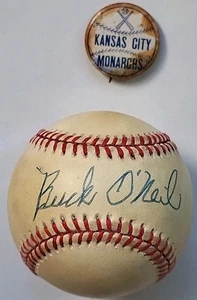 MLB HOF Buck O'Neil Negro League MONARCH Signed Baseball & 1940s Pinback Button - Picture 1 of 5