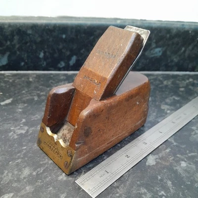 G. EASTWOOD YORK 4 INCH LONG PLANE, WITH 1 1/4 INCH I & H SORBY IRON - Image 1 of 4