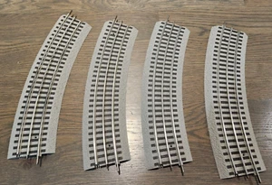 Paquete de 4 rieles de tren Lionel FasTrack eléctricos calibre O O48 curva completa - Imagen 1 de 3