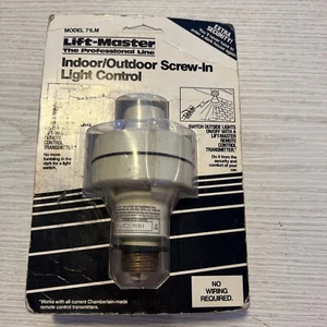 LiftMaster 71LM Indoor Outdoor screw-in Light Control needs 61LM Remote - Picture 1 of 3