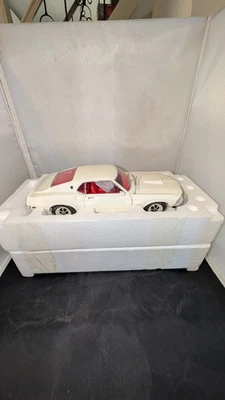 ACME 1:18 - 1969 FORD MUSTANG BOSS 429 WHITE-A1801877TG-TOM'S GARAGE - Image 1 of 4