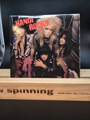 Hanoi Rocks 'Underwater World' 3-Track 7" 45 Vin EP 1984 U.K. VG+ - Imagem 1 de 3