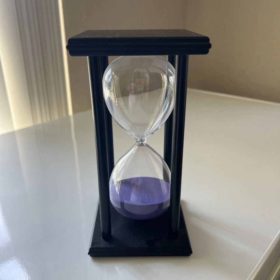 Reloj de Arena de 60 Minutos con Base de Madera para Hogar u Oficina Foto 1 de 1