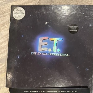 E.T. THE EXTRA-TERRESTRIAL 4-disc Box Set Laser Disc Box Set # 3038 LIMITED ED. - Foto 1 di 18