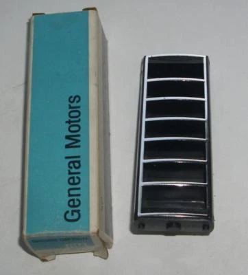 NOS 1980-1985 BUICK SKYLARK INST.PANEL LH AIR VENT OUTLET DUMMY COVER 1260719 - Image 1 of 2