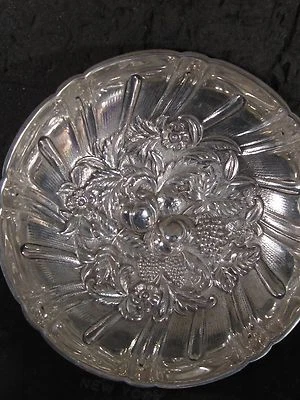 Tazón de bayas con patas Sterling S. Kirk & Son perseguido a mano #431 Foto 1 de 4