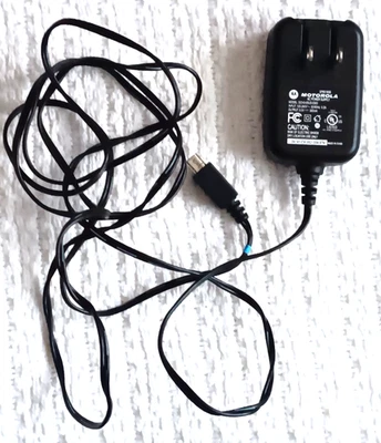 Cable de alimentación adaptador cargador Motorola DCH3-05US-0300 240V 550mA 5V 60Hz #1126253 Foto 1 de 4
