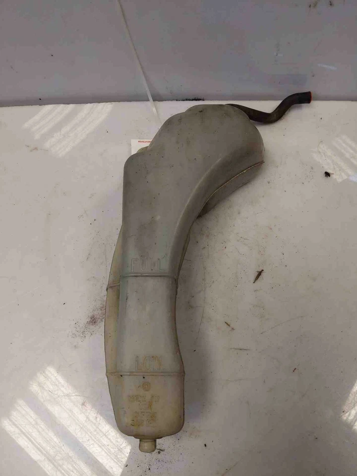 Depósito de desbordamiento de radiador Subaru Outback 2000-2004 OEM 45150AE00A Foto 1 de 2