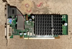 Scheda video Sapphire X1050 128MB PCIe VGA/DVI/S-Video ATI Radeon - Foto 1 di 2