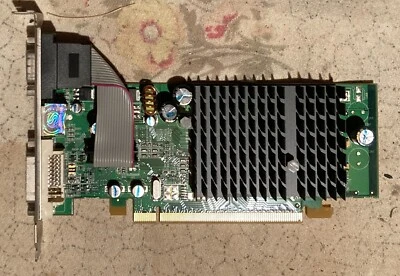 Scheda video Sapphire X1050 128MB PCIe VGA/DVI/S-Video ATI Radeon - Immagine 1 di 2