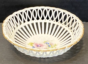 Plato de porcelana pintado a mano CEROC CLUJ-NAPOCA Rumania blanco recortado floral - Imagen 1 de 7