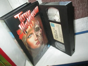 VHS - TERROR IN THE WAX MUSEUM - RAY MILLAND - JOHN CARRADINE - Picture 1 of 1