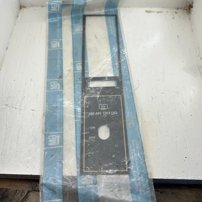 Blazer de colección nuevo GM 25509814 desempañado trasero bisel de descongelación apliques Chevy Truck Foto 1 de 4