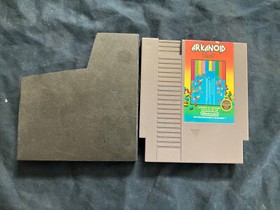 Arkanoid (NES, 1987) Game cartridge, 5-screw variant w/slip case