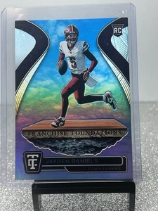 Espejo Jayden Daniels #20 2024 Panini totalmente certificado - Franchise Foundations - Imagen 1 de 2