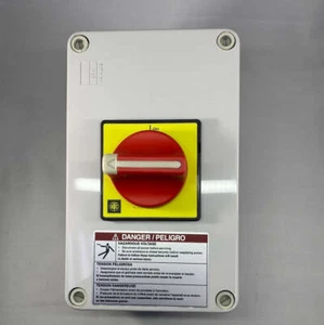 VC1GU - Emergency Stop/Main switch in IP55 enclosure 25A - TELEMECANIQUE - Picture 1 of 6