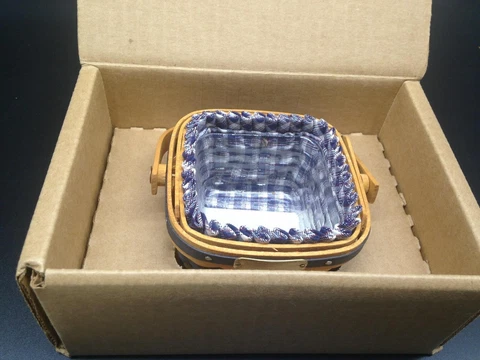 Longaberger Collectors Club 2001-2002 Miniature Berry Basket New Cover