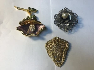 3 different Vintage Brooches Fashion Jewelry Pin - Picture 1 of 3
