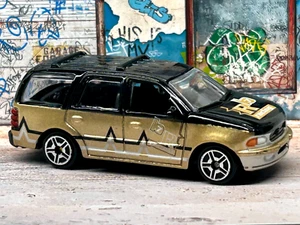 Motor Max FORD EXPEDITION (Black/Gold) Loose - Picture 1 of 4