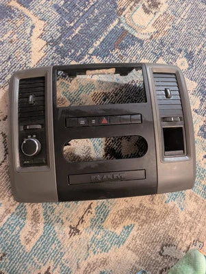 Dodge Ram 1500 2010-2012 tablero central radio bisel moldura OEM Foto 1 de 4