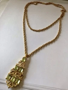 VTG CROWN TRIFARI SIGNED GOLD TEXTURED YELLOW RHINESTONE PENDANT NECKLACE M20 - Picture 1 of 3