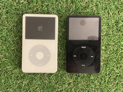 Apple iPod Classic 5th Generation White A1136 60GB (A469) - Image 1 of 4