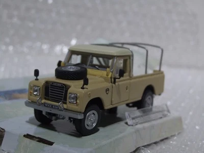 Cararama 1:43 Scale  Land Rover Series III 109 Pick up - Image 1 of 4