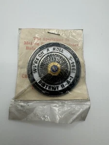 Spilla vintage Lions Club District 11-A-1 We're On A Roll - Foto 1 di 2