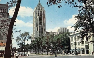 Cartolina MI: Fisher Building, Street Scene, Detroit, Michigan, pubblicata 1960 - Foto 1 di 3