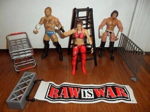 Lot of 3 WWE Wrestling Figures BAYLEY, CHRIS SABIN & PUNK + Accessories - Picture 1 of 17