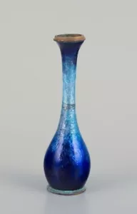 Fauré et Marty para Limoges, Francia. Jarrón esmaltado con decoración en tono azul. - Imagen 1 de 8