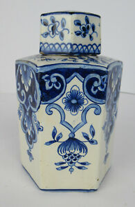 Dutch Delft Pottery Hexagonal Flower Painted Tea Caddy & Lid>