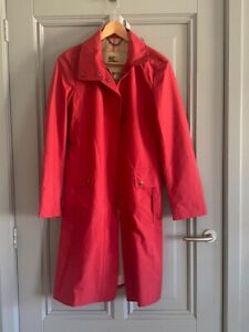 Red Burberry Raincoat. Classic cut. Sz EU34