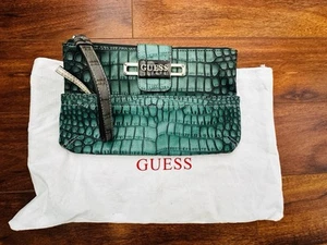 Bolso clutch Guess para mujer verde cocodrilo - Imagen 1 de 9